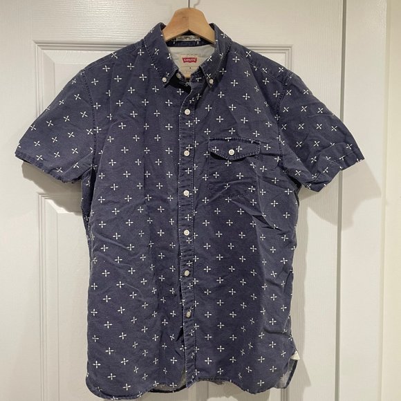 Levi's Short Sleeve Button Up - Medium - $28 - Picture 2 of 9